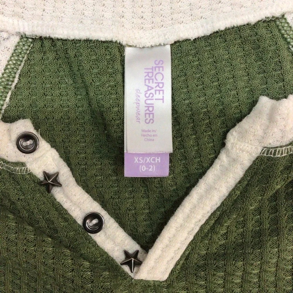 Secret Treasures Sleepwear Green & Cream Sleep Top - Picture 8 of 10